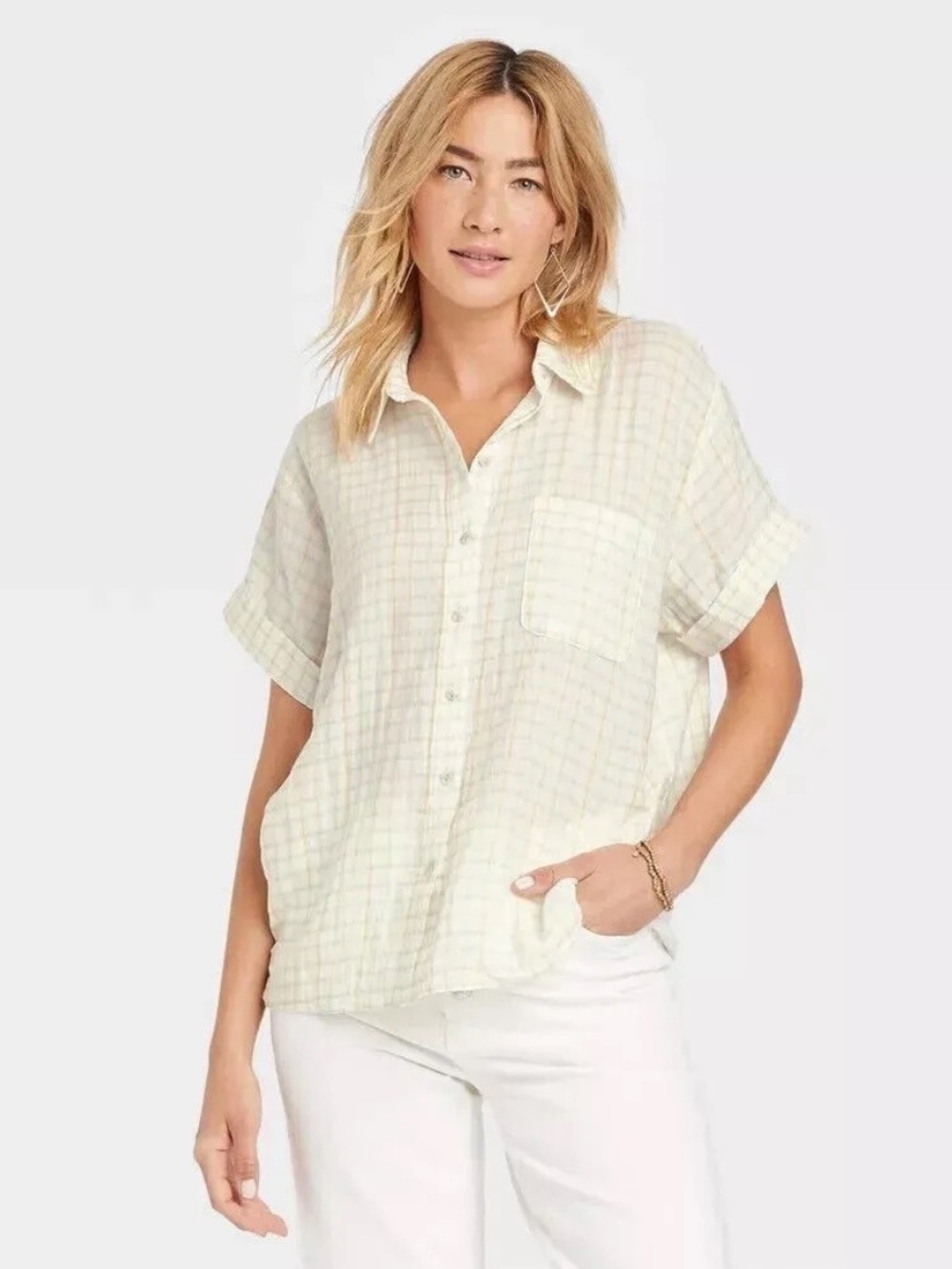 Universal Thread - Women’s Cream Plaid Short-Sleeve Button-Down Shirt